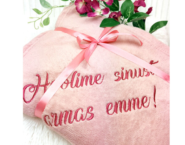 Pehme pleed nime või kirjaga 130x170 cm (roosa, beezikas-hall, must, hall pleed)